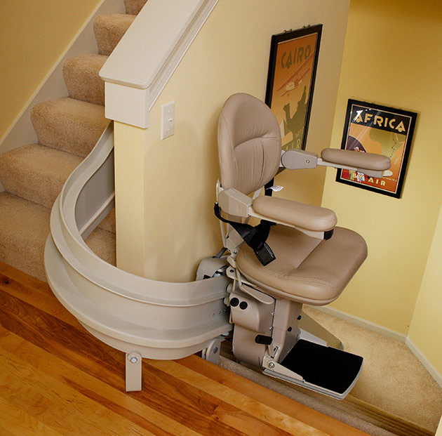 indoor curved bruno cre2110 stairlift