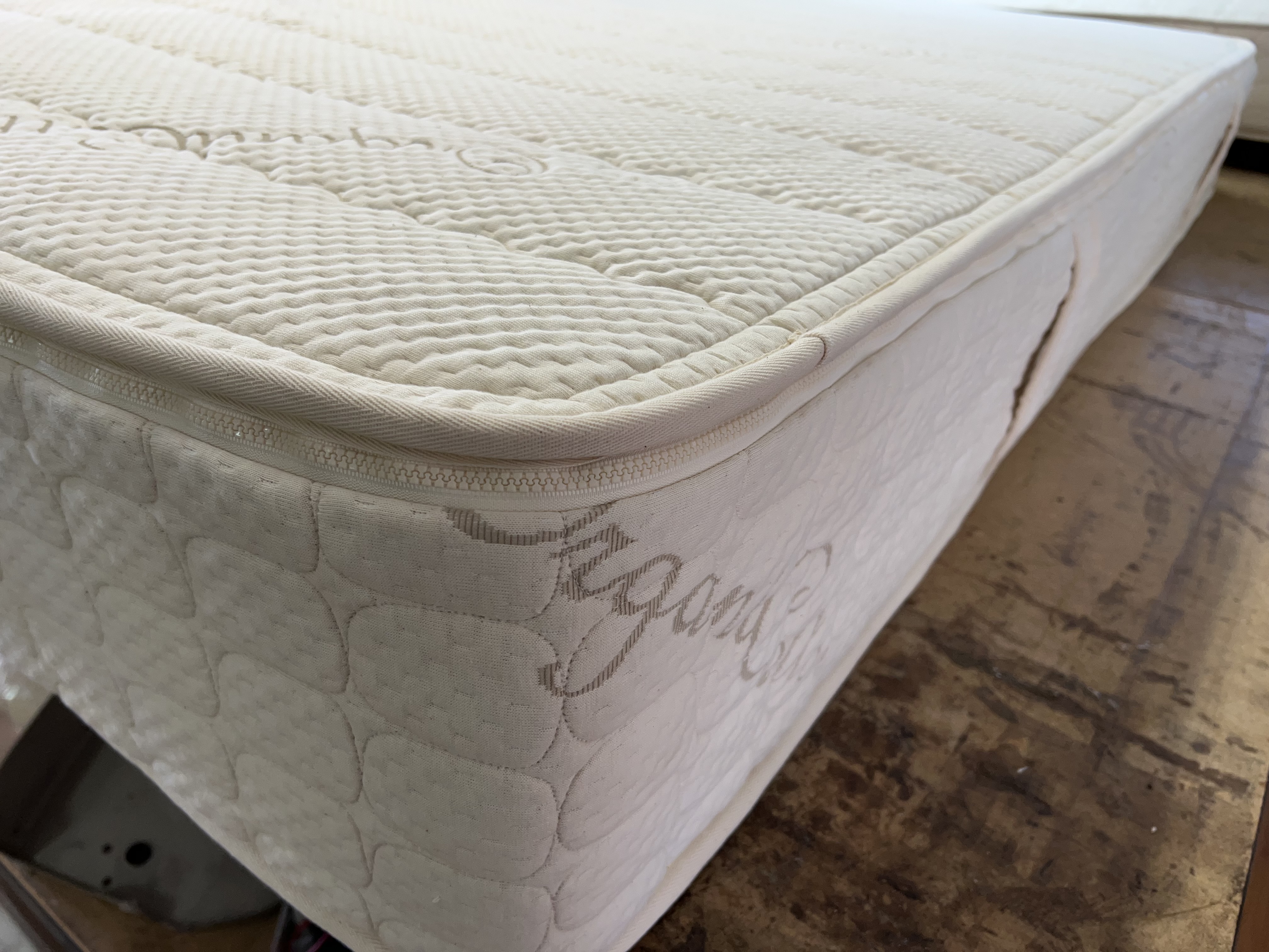 The 10-inch natural organic latex mattress, our most requested model