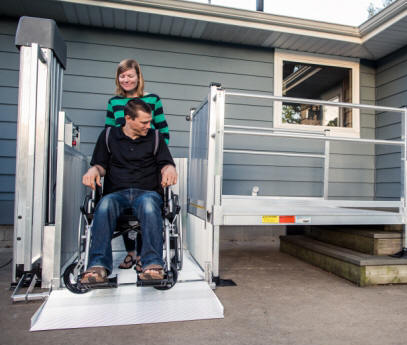 Handicap platform lift
