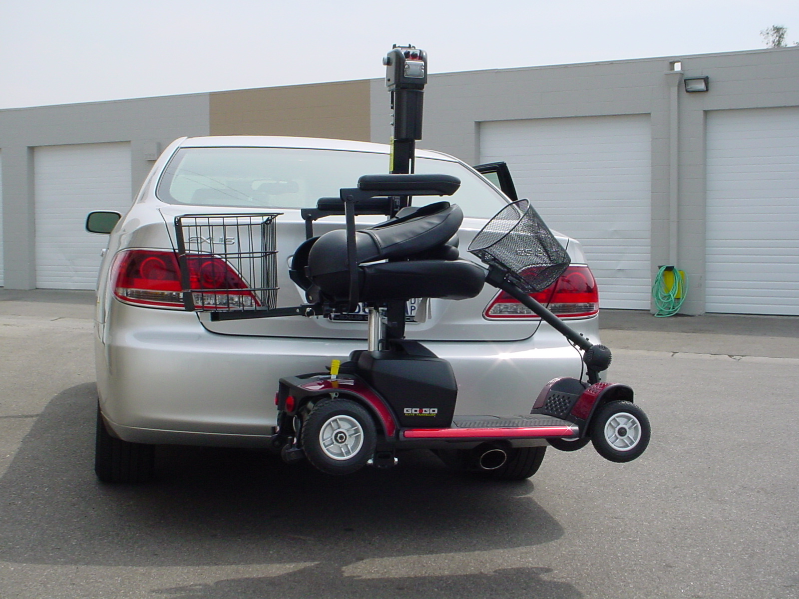 Mobility scooter lift