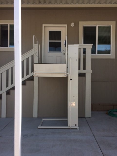Commercial vertical platform lift
