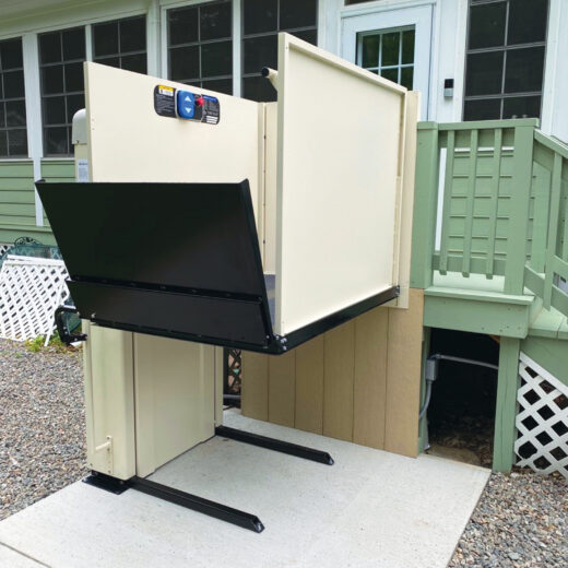 Long-Beach ada platform lift